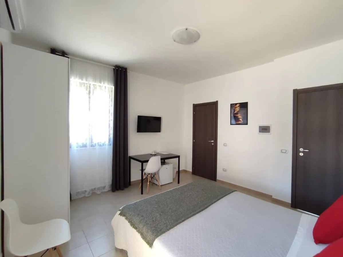 Cristian Rooms Avola Couette-café