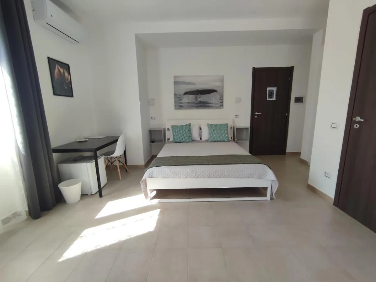 Cristian Rooms Avola Bed & Breakfast