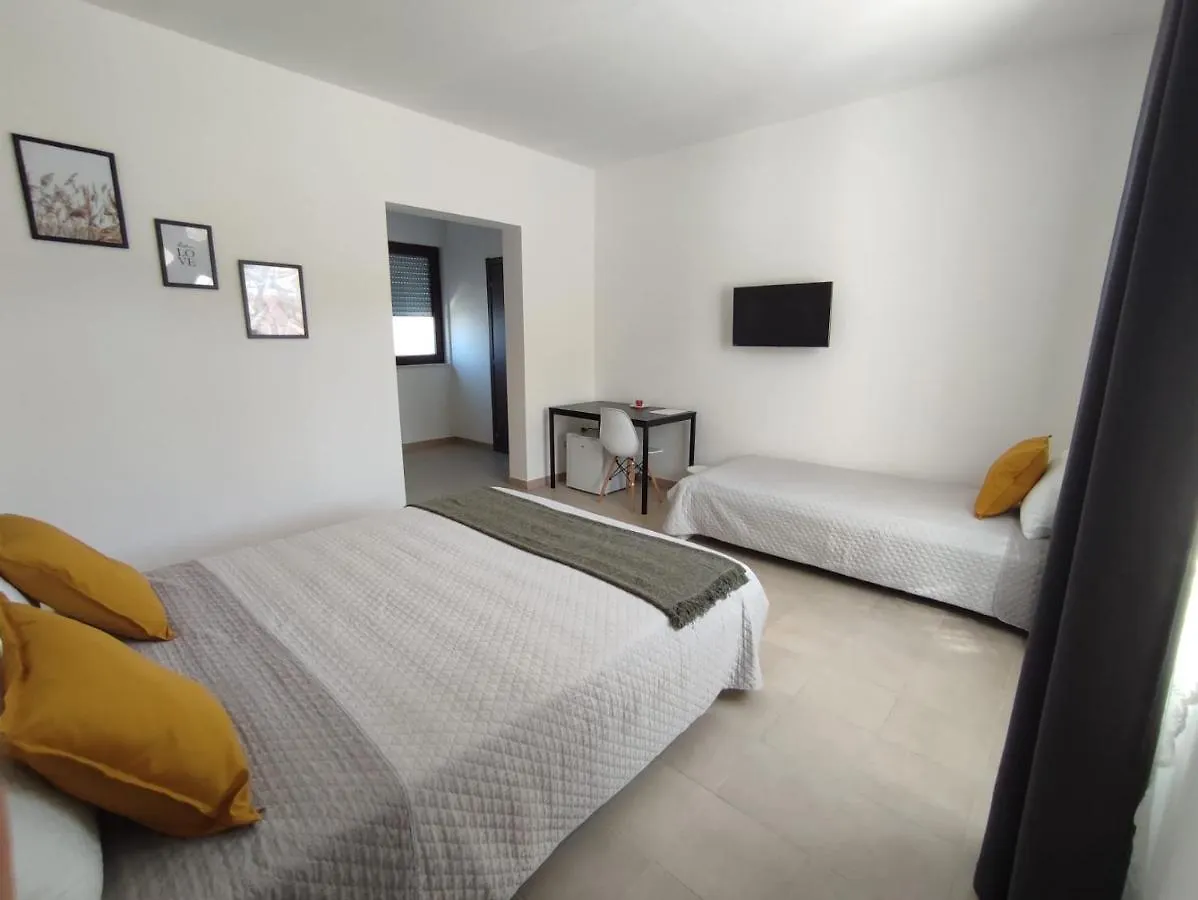 Cristian Rooms Avola Couette-café