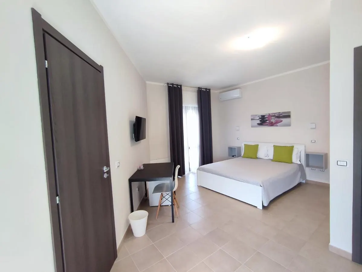 Cristian Rooms Avola Bed & Breakfast